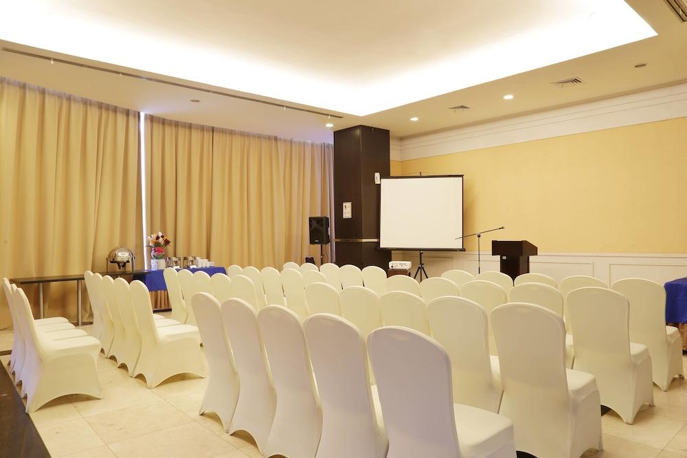 Aston Jayapura Hotel And Convention Center Εξωτερικό φωτογραφία