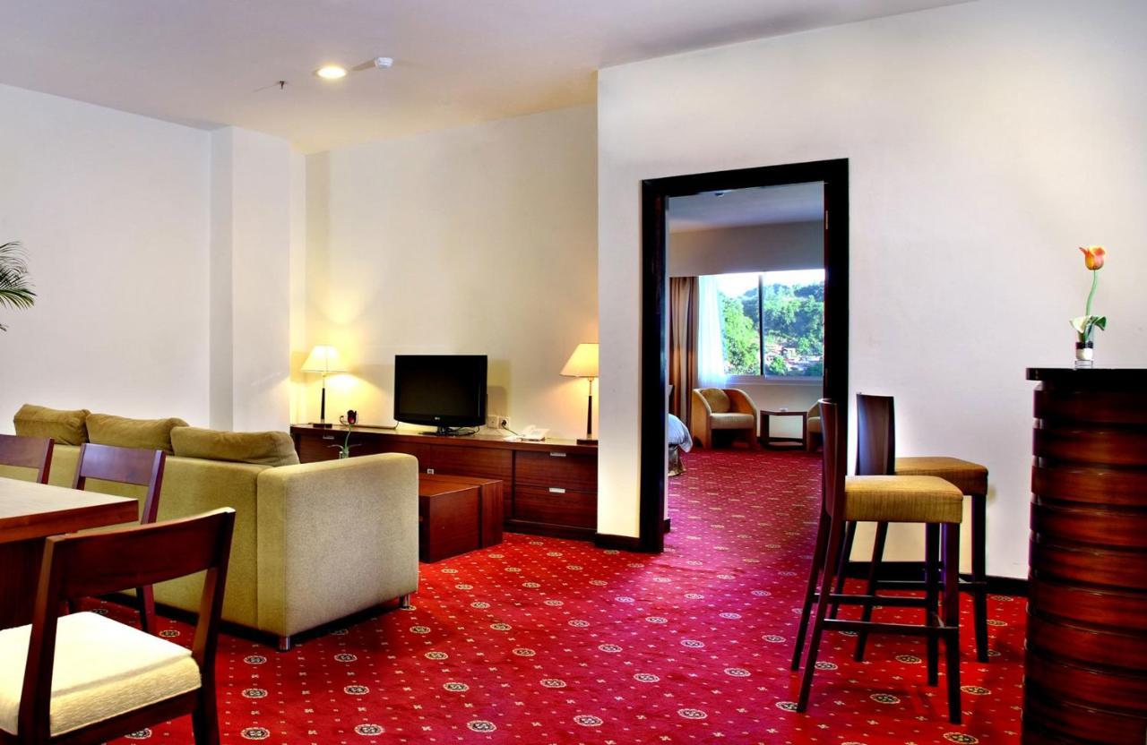 Aston Jayapura Hotel And Convention Center Εξωτερικό φωτογραφία